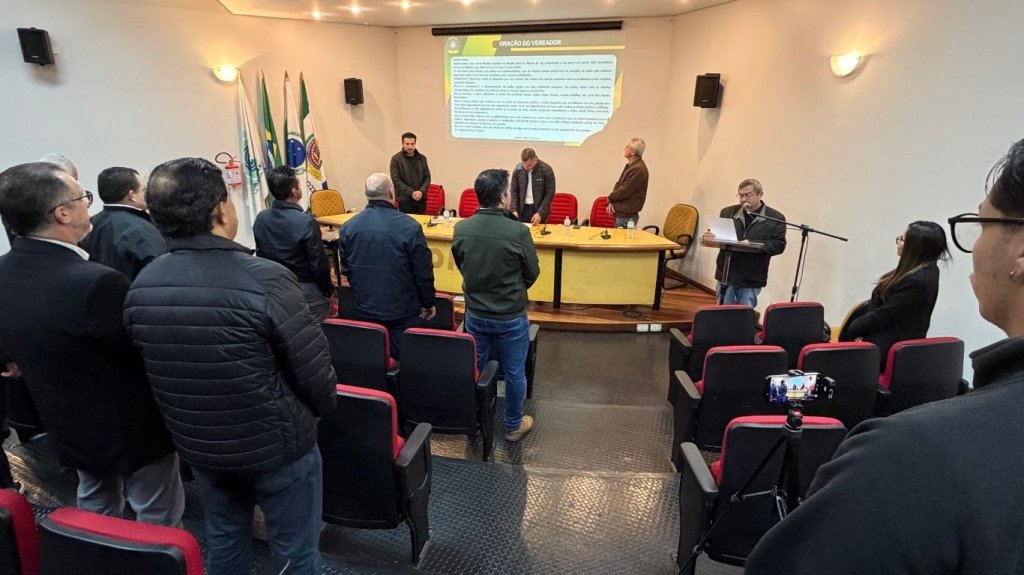 Vereadores apresentam requerimentos e fortalecem atuação regional durante Assembleia da ACAMDOZE